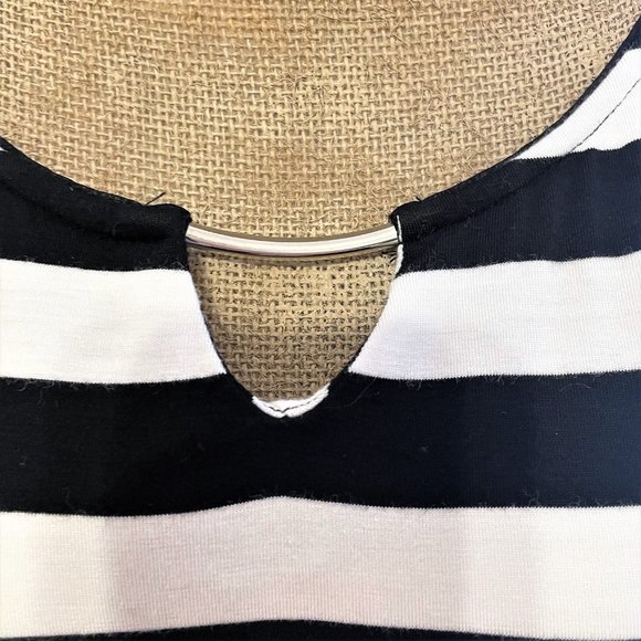 Carmen Marc Valvo  Stripe Peephole Top - Picture 6 of 9